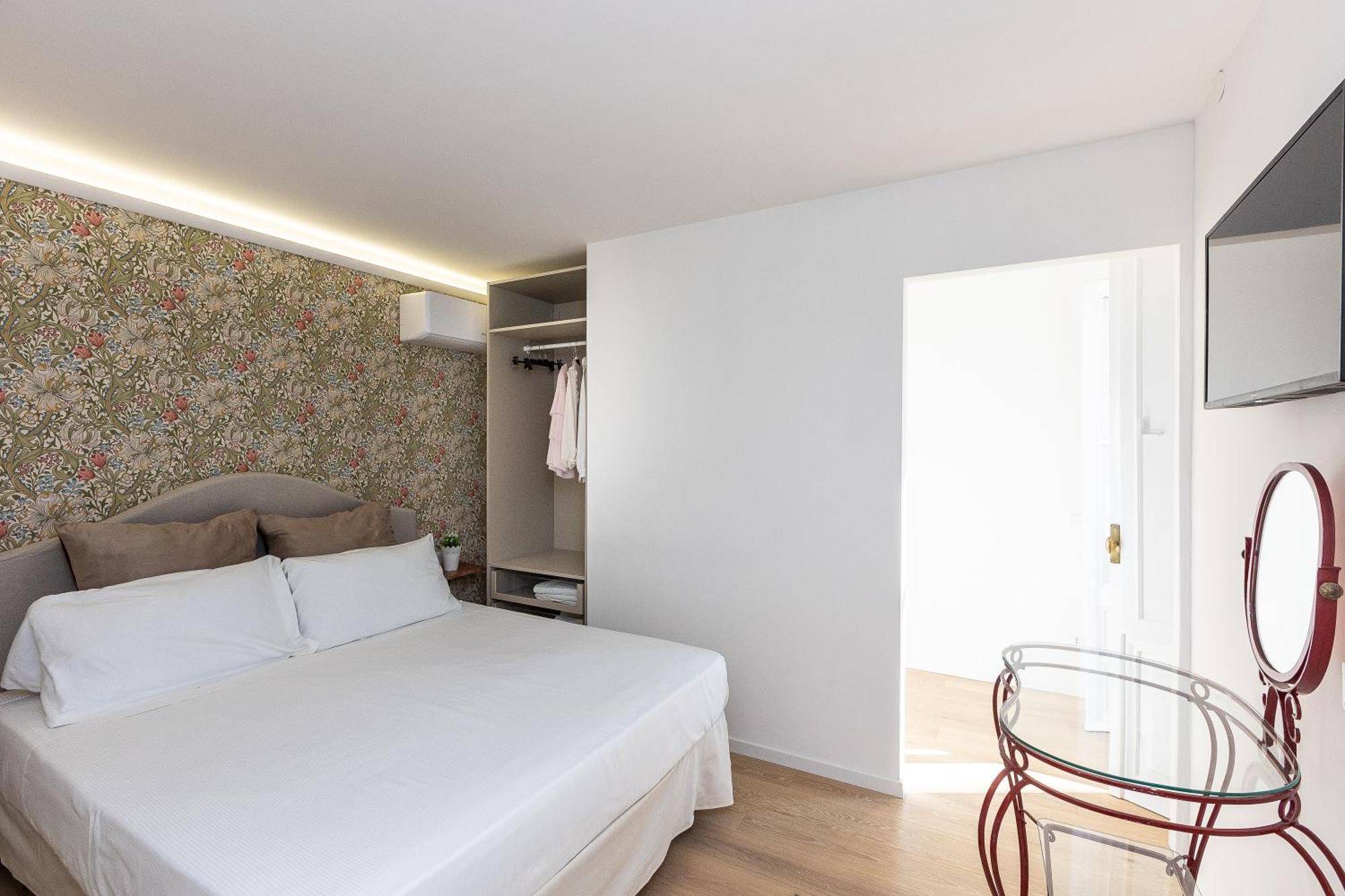 Apartment Colosseo View Atmosphere By In *