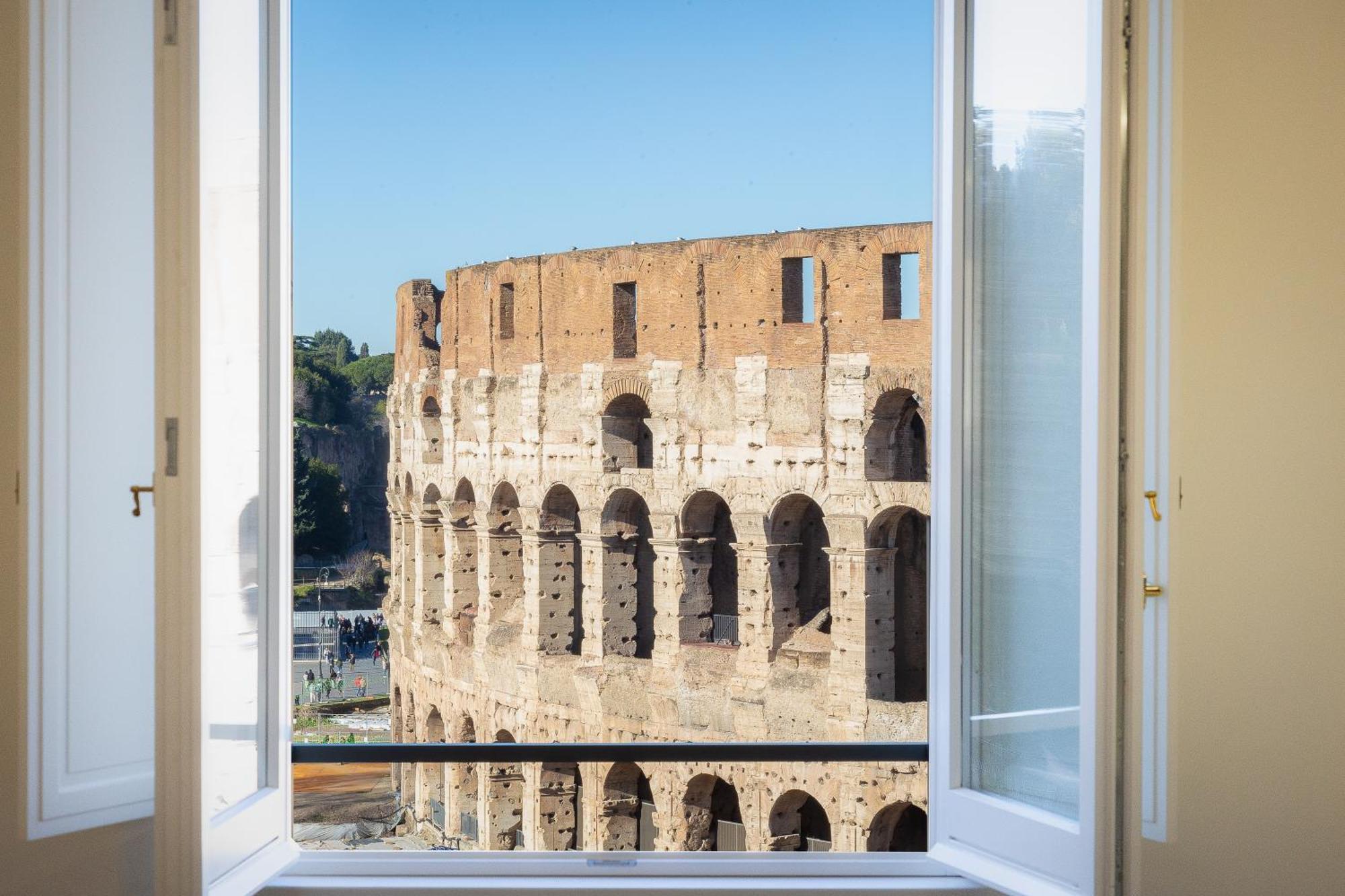 Apartment Colosseo View Atmosphere By In Rome